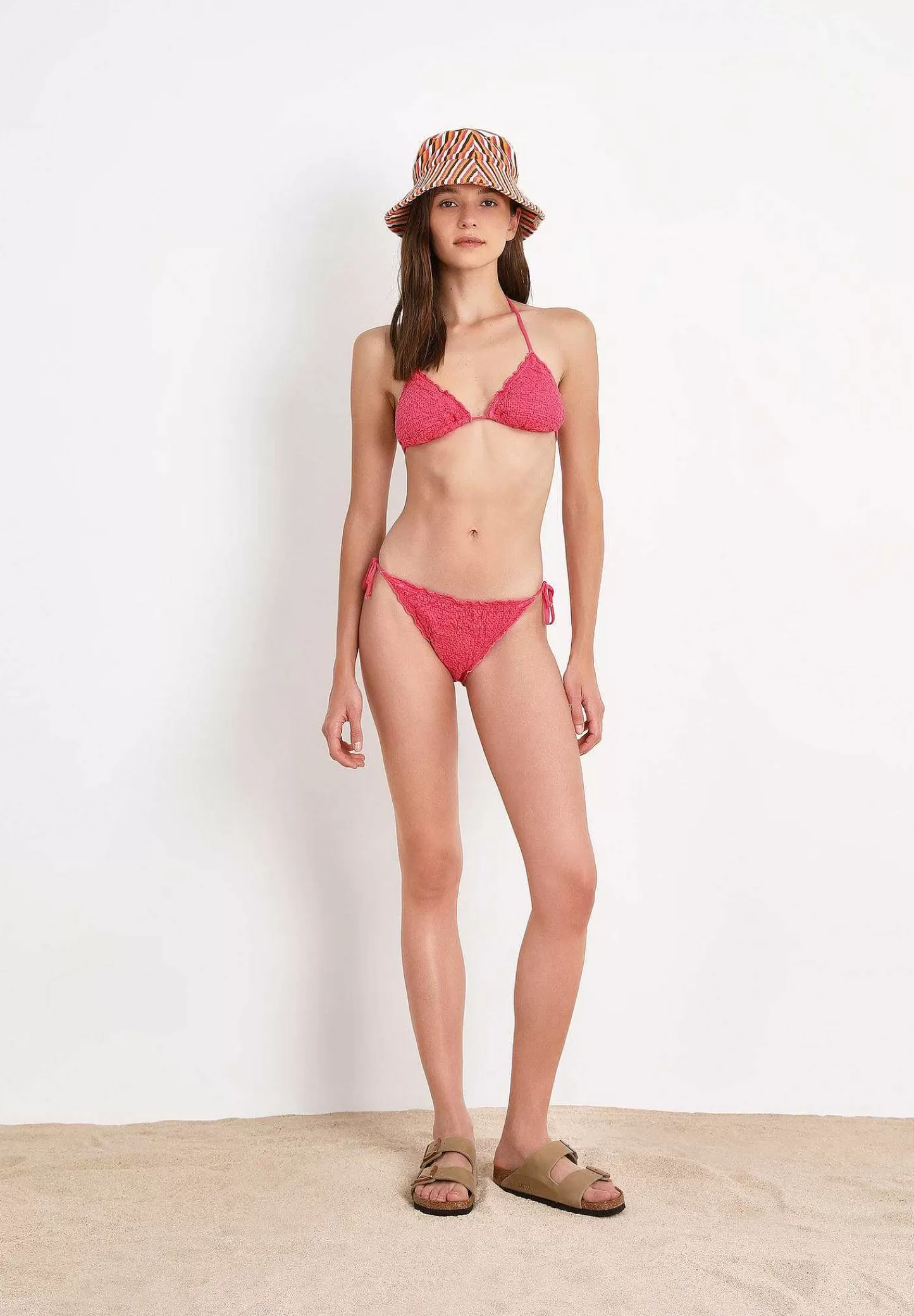 Online Scalpers Mi&Co | Bikini Triangular Bordado